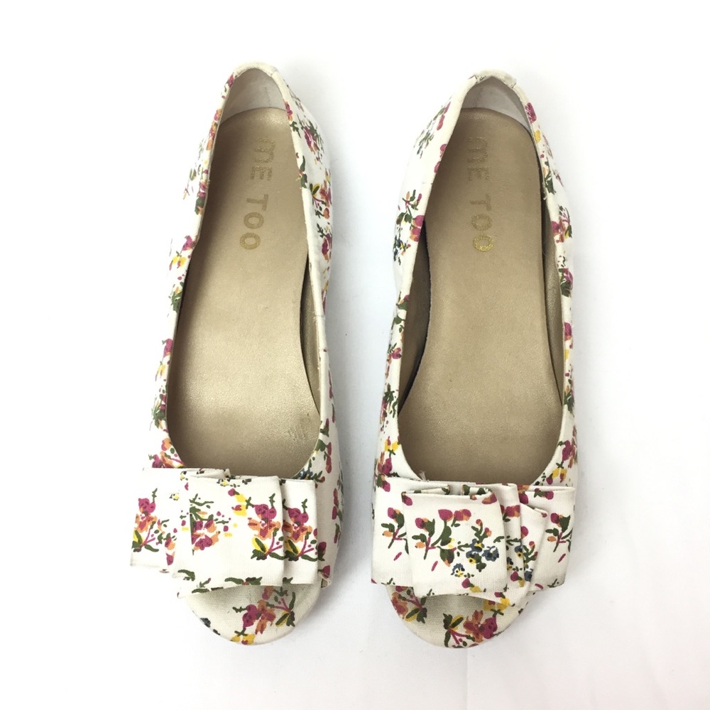 Me Too floral open toe flats with bow detail - Women’s size 6